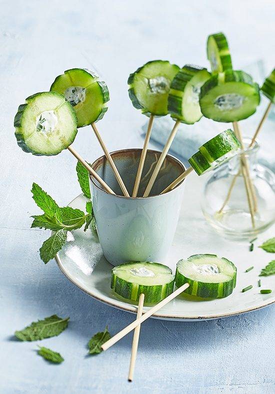 Sucettes de concombre au fromage frais