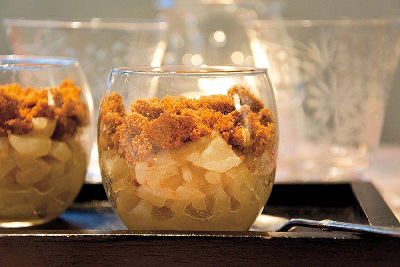 Verrines de poires sautées au gingembre et spéculoos