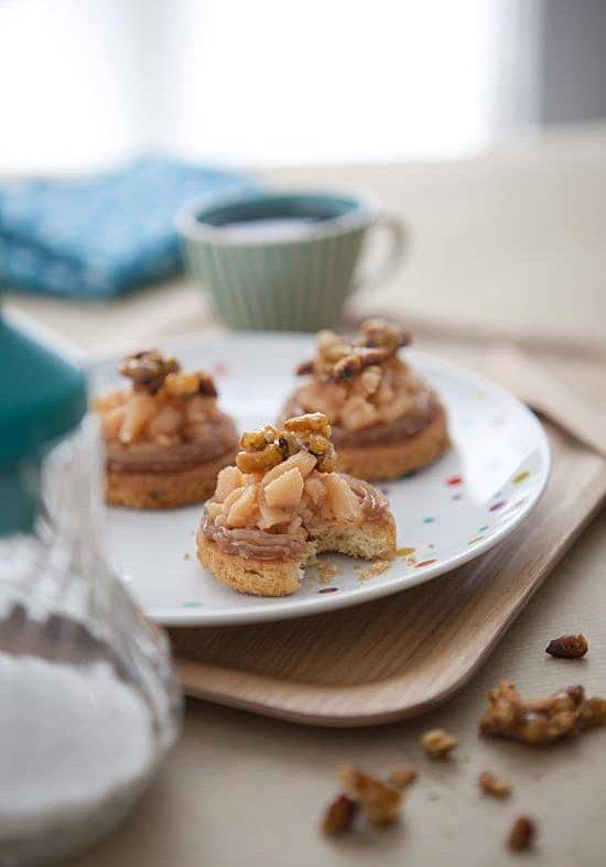 Tartelette minute, crème de marrons, coing et pignons caramélisés